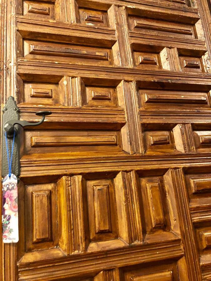 Las 9 Candelas Alojamiento En El Centro De Yecla Luaran gambar